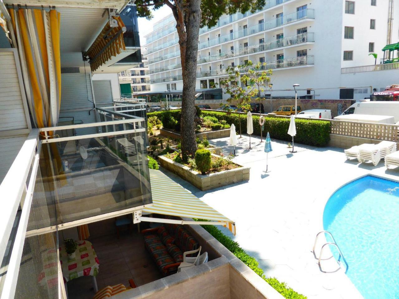 Apartamentos Montblanc Familidays 013 Salou Buitenkant foto